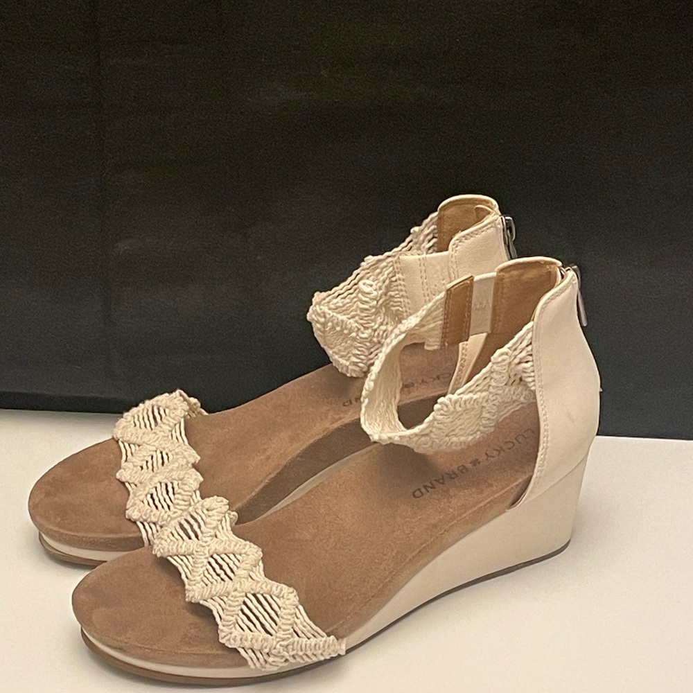 LUCKY BRAND, WOMEN’S KAYDEN ANKLE STRAP, WEDGE SANDALS, SIZE 8